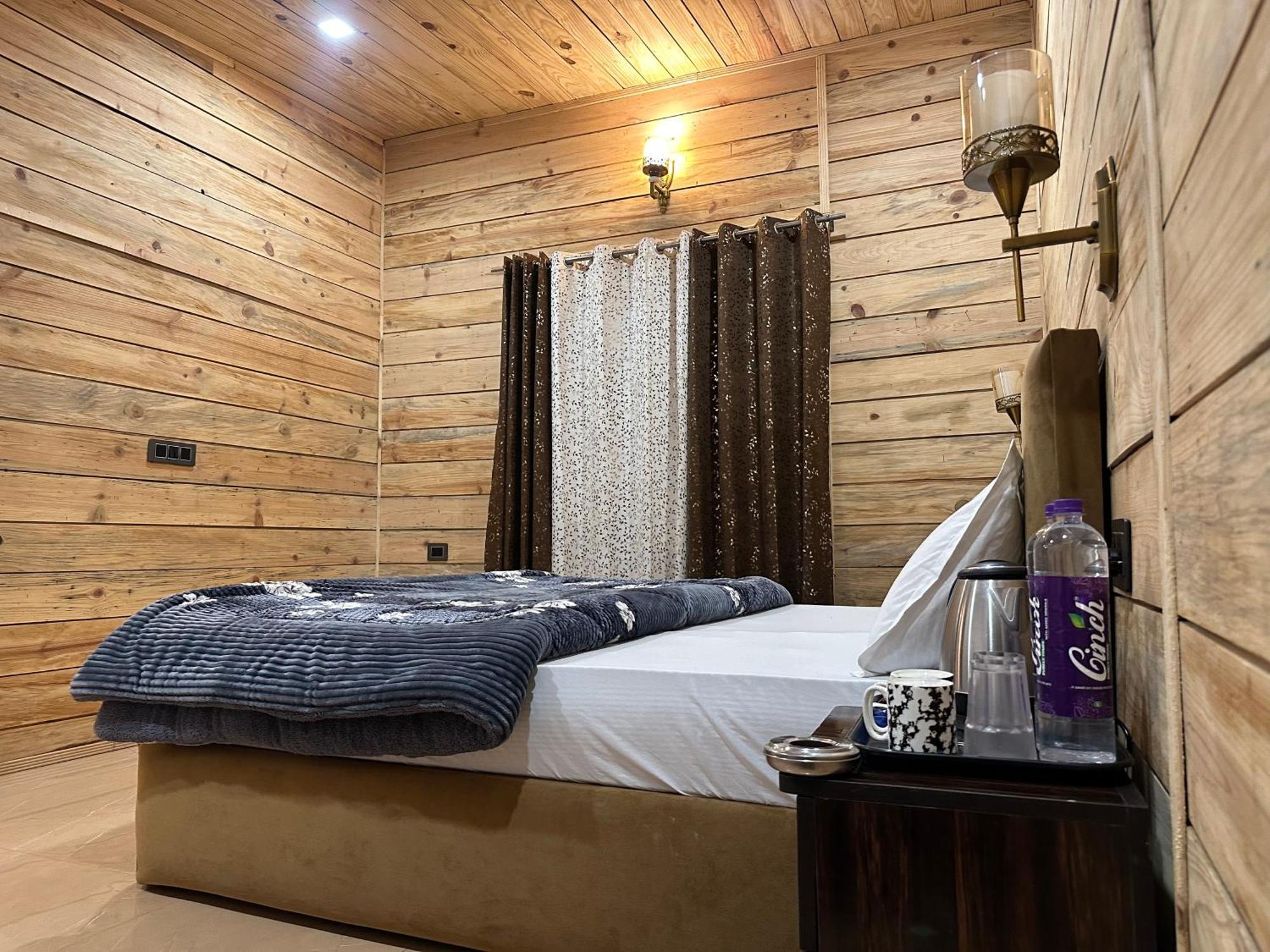 Cabana Riverside Resort - Kainchi Dham Nainital Exteriör bild