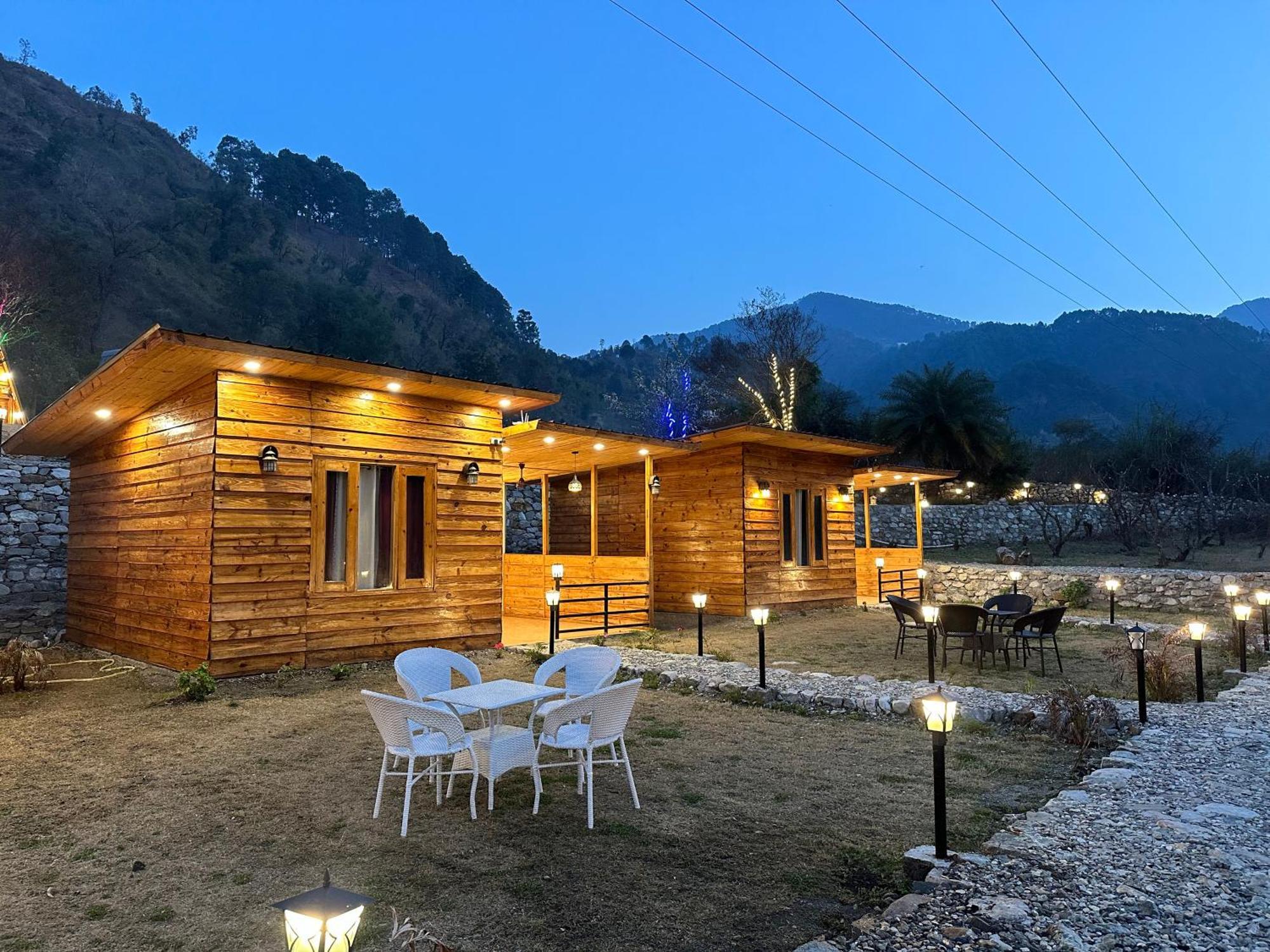 Cabana Riverside Resort - Kainchi Dham Nainital Exteriör bild