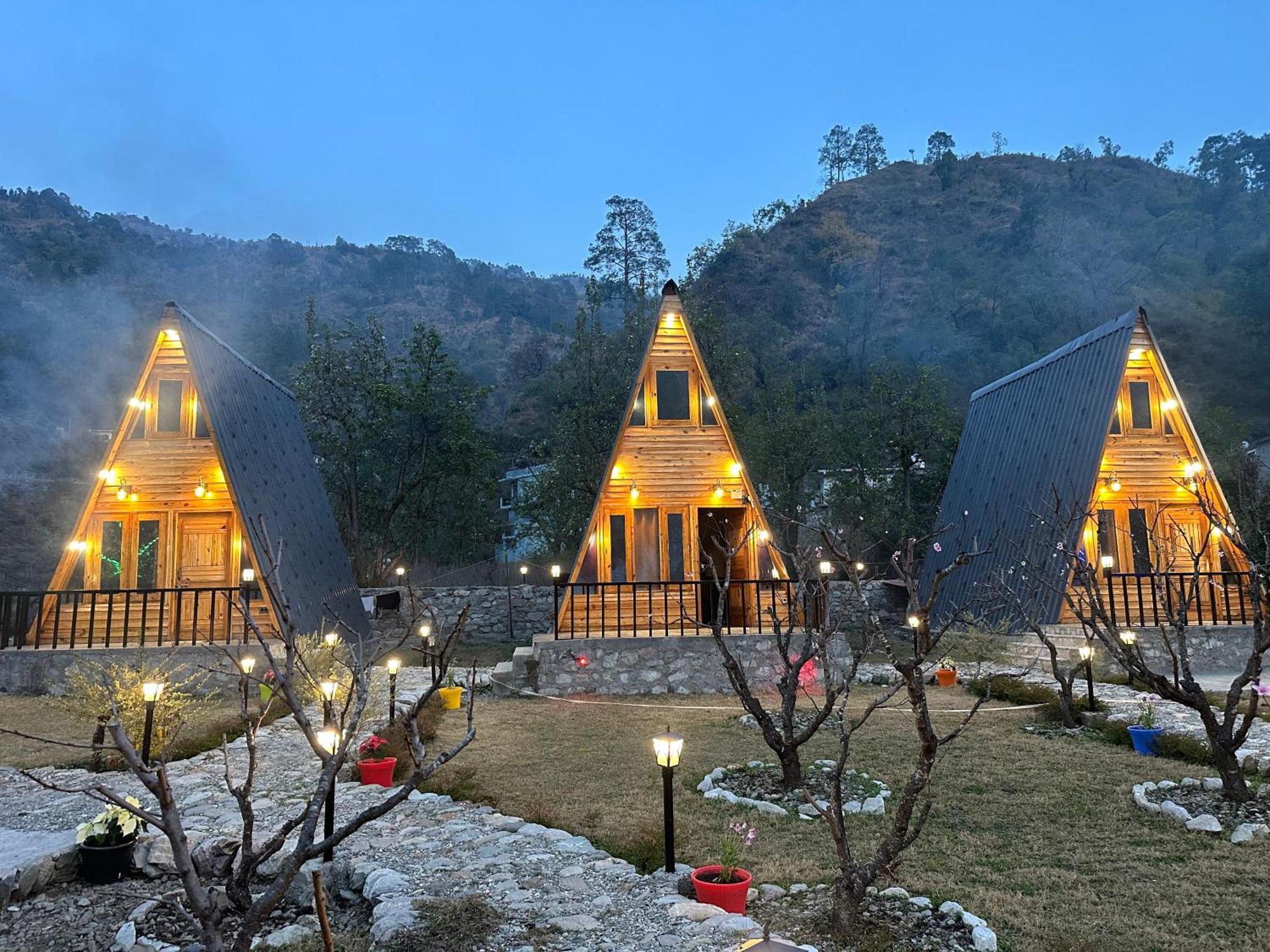 Cabana Riverside Resort - Kainchi Dham Nainital Exteriör bild