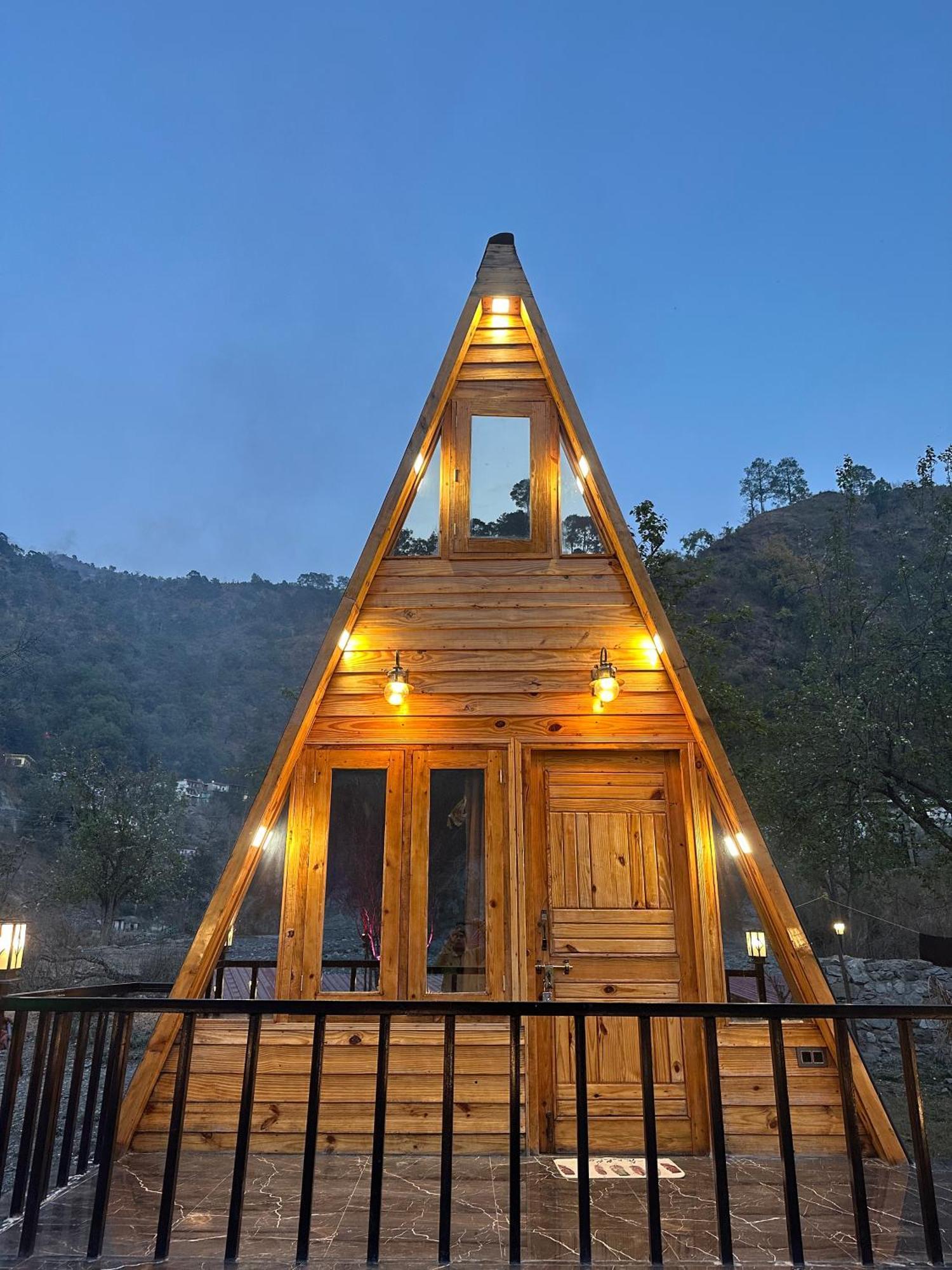 Cabana Riverside Resort - Kainchi Dham Nainital Exteriör bild