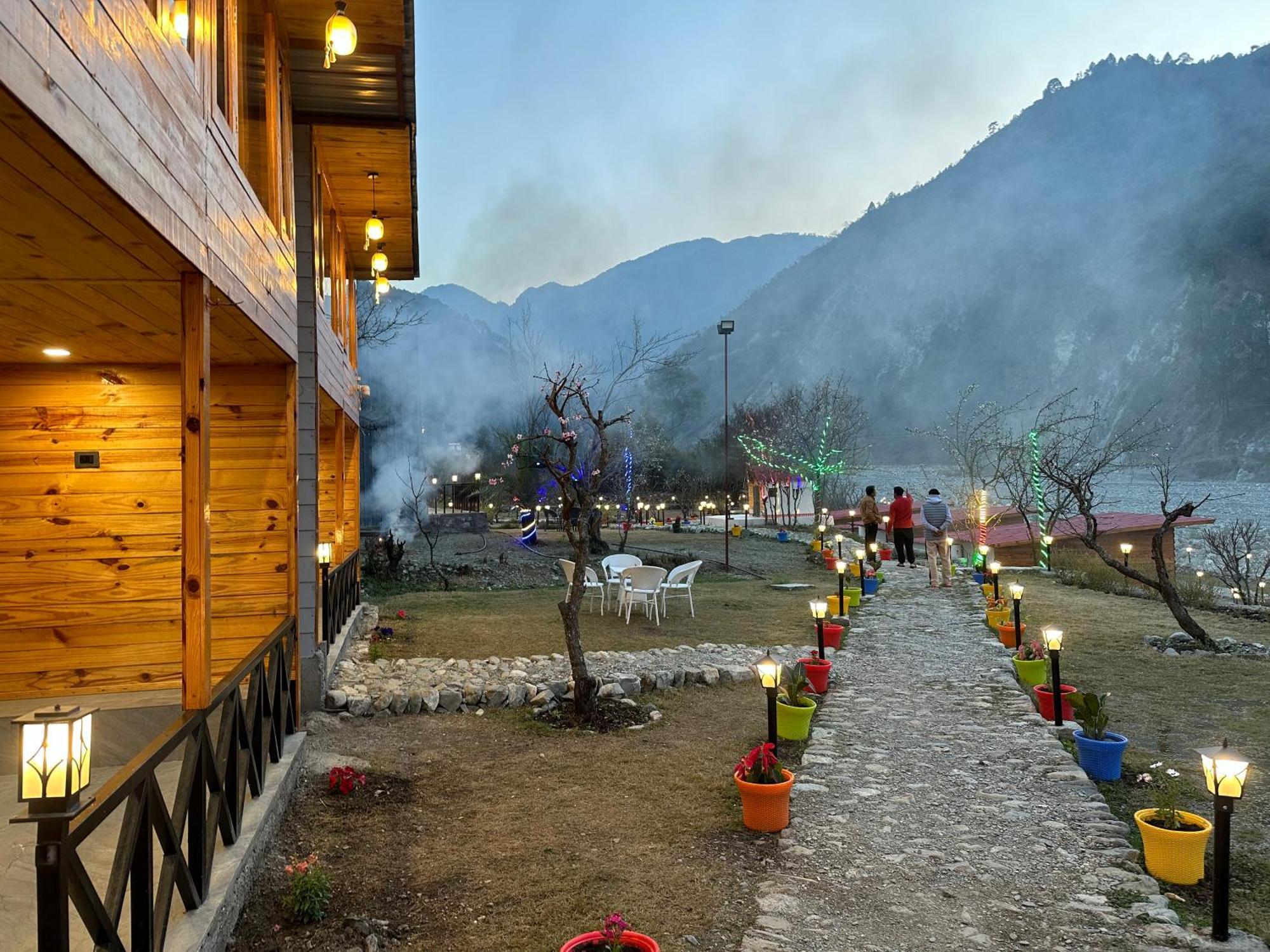 Cabana Riverside Resort - Kainchi Dham Nainital Exteriör bild