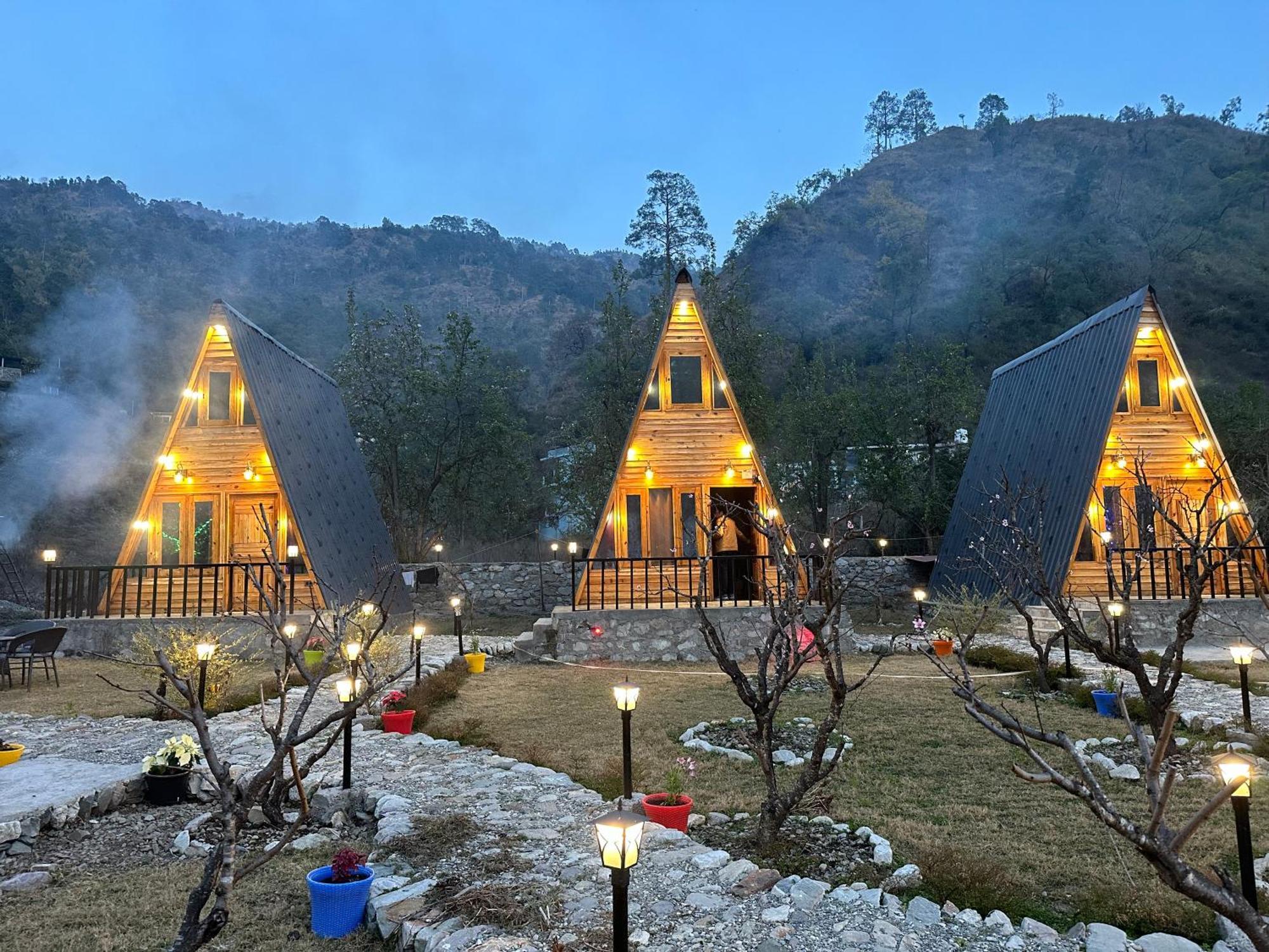 Cabana Riverside Resort - Kainchi Dham Nainital Exteriör bild